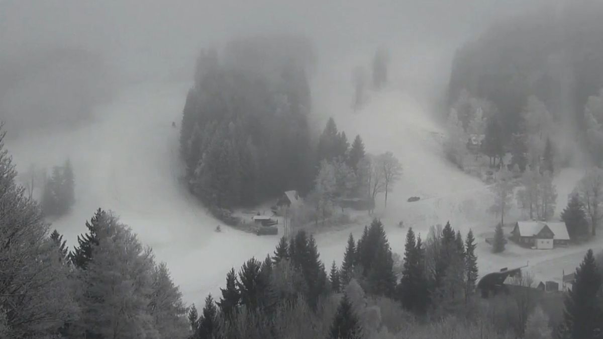Na Německo se valí přívaly sněhu, Česko jenom líznou